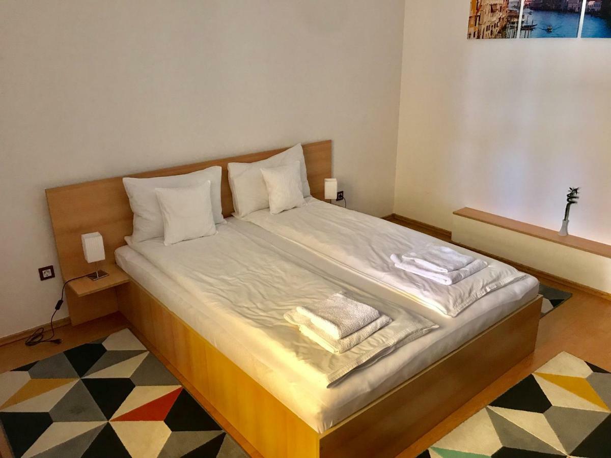 Cristi'S Rooms - Pensiune Oradea Exteriér fotografie