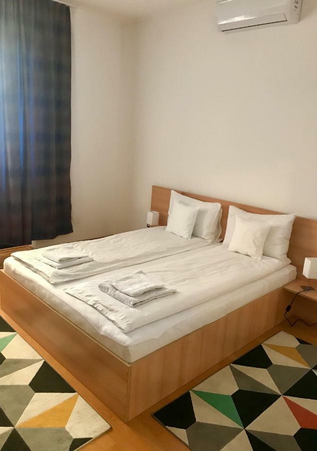Cristi'S Rooms - Pensiune Oradea Exteriér fotografie