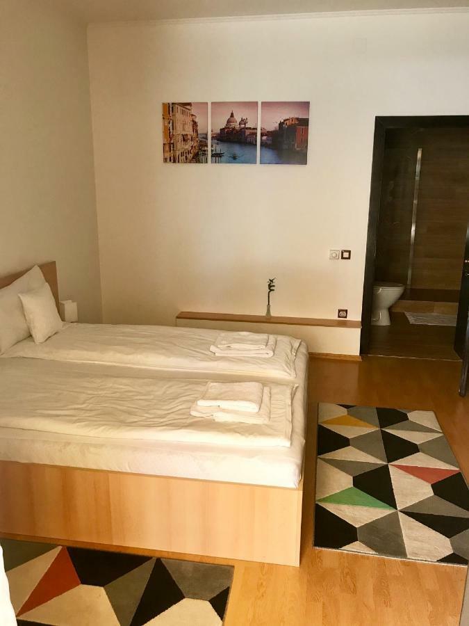 Cristi'S Rooms - Pensiune Oradea Exteriér fotografie