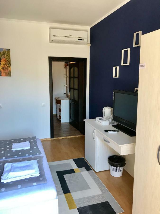 Cristi'S Rooms - Pensiune Oradea Exteriér fotografie