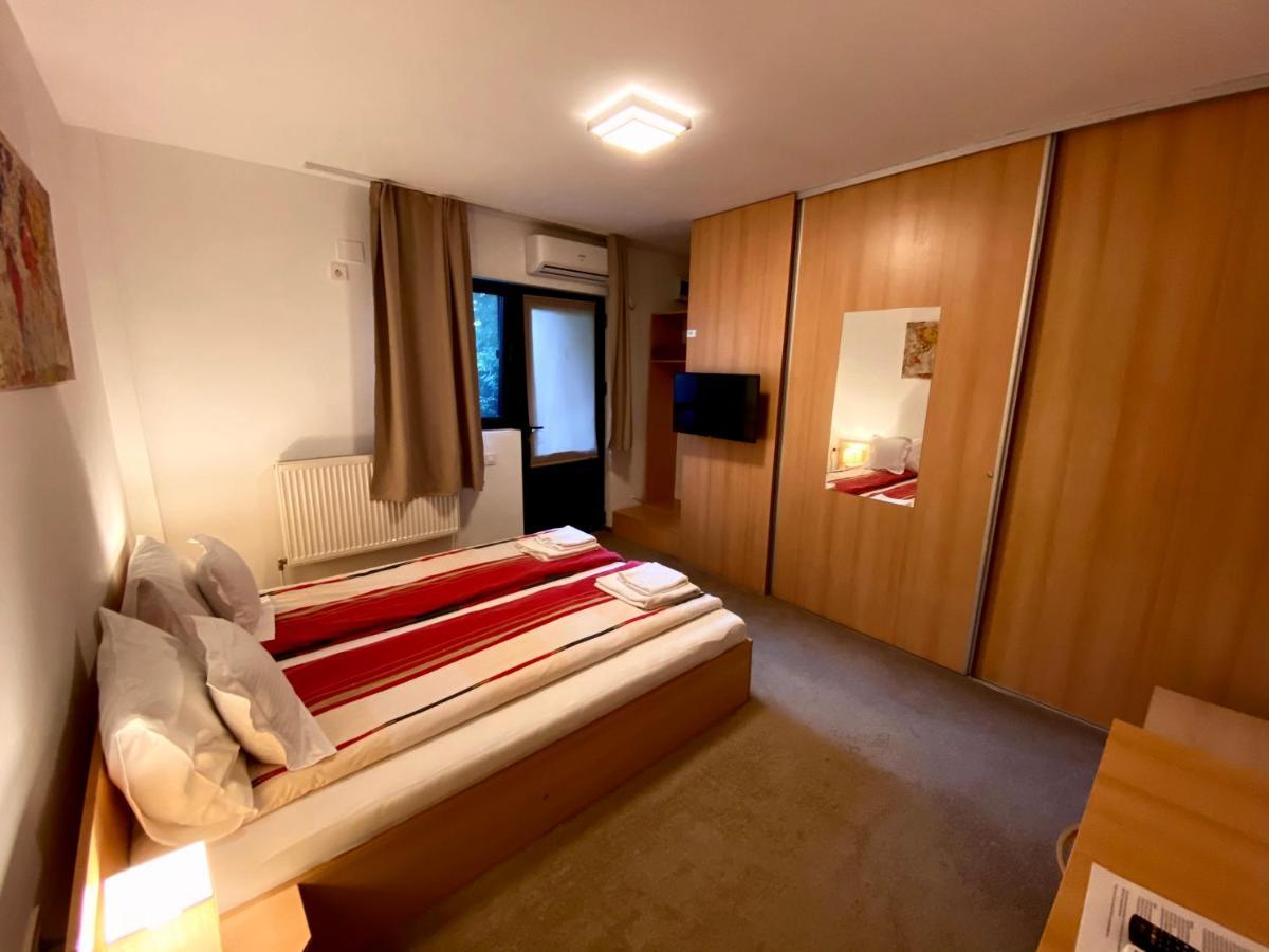 Cristi'S Rooms - Pensiune Oradea Exteriér fotografie