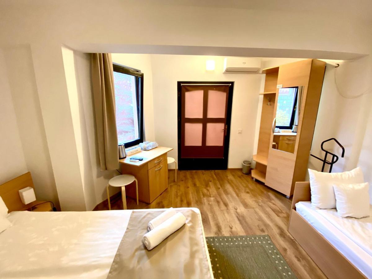 Cristi'S Rooms - Pensiune Oradea Exteriér fotografie